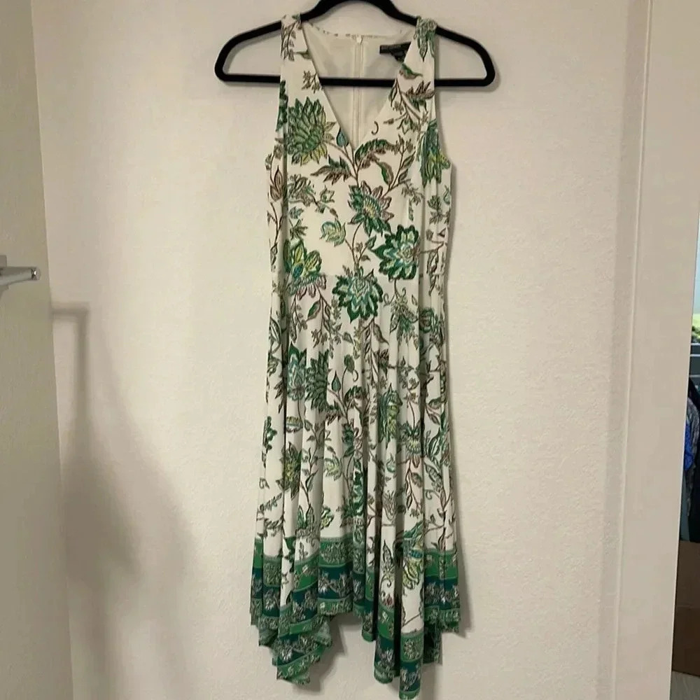 Maggy London sleeveless dress size 4